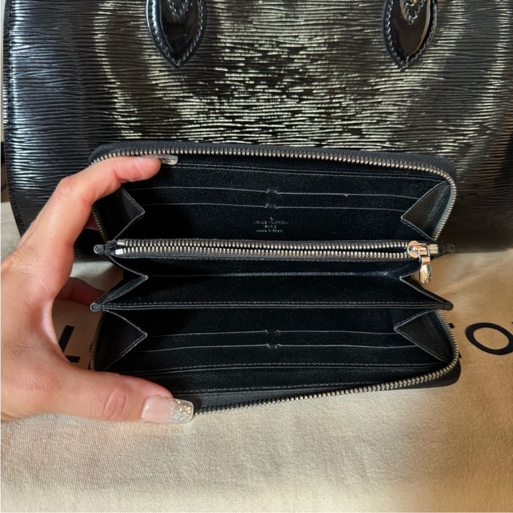 Louis Vuitton Blk electric epi Pont-Neuf Pm Handbag &matching zipp around Wallet - Picture 6 of 6